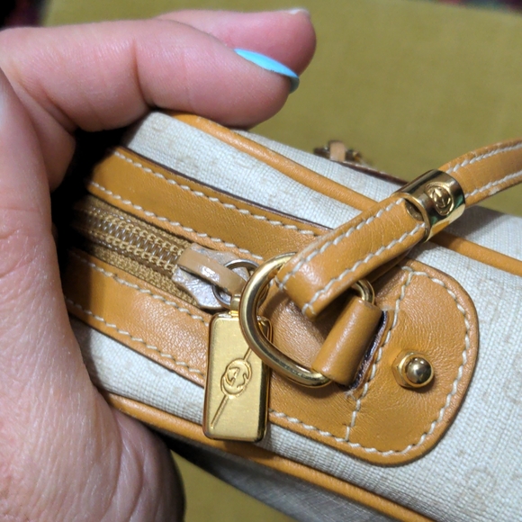 Vintage Gucci Camera Micro GG Bag - Picture 7 of 16